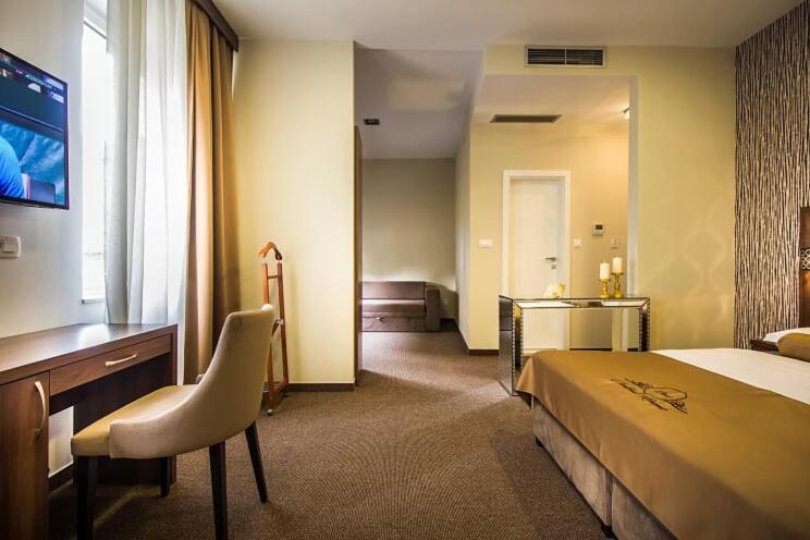 Central Luxury Rooms Omiš Buitenkant foto